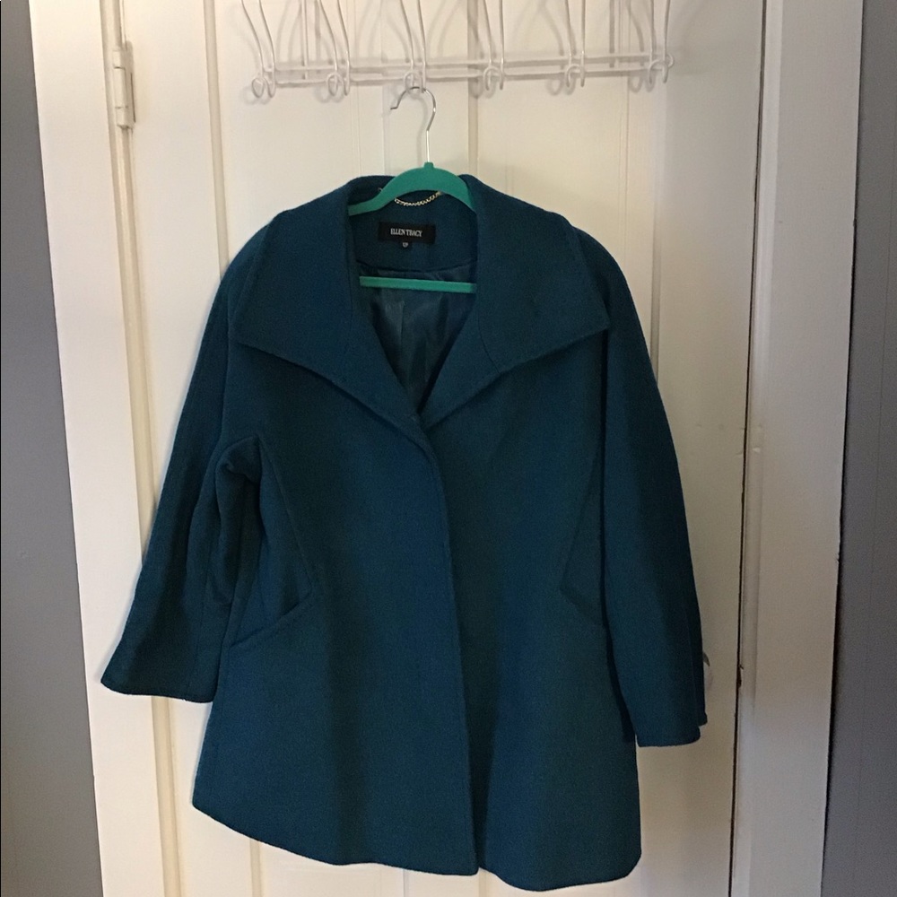 Classy wool Ellen Tracy coat, excellent co…